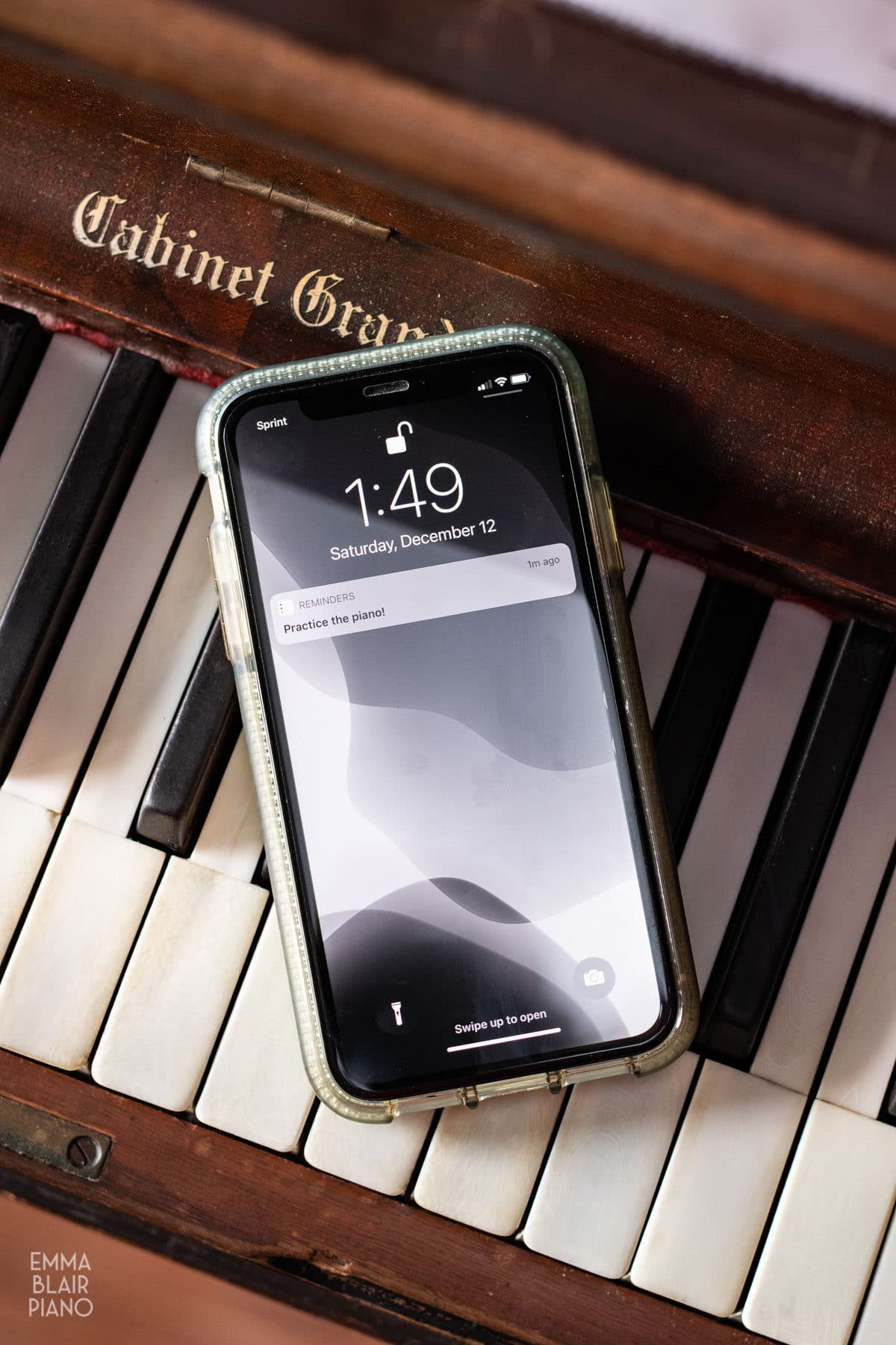 cell phone reminder to practice the piano