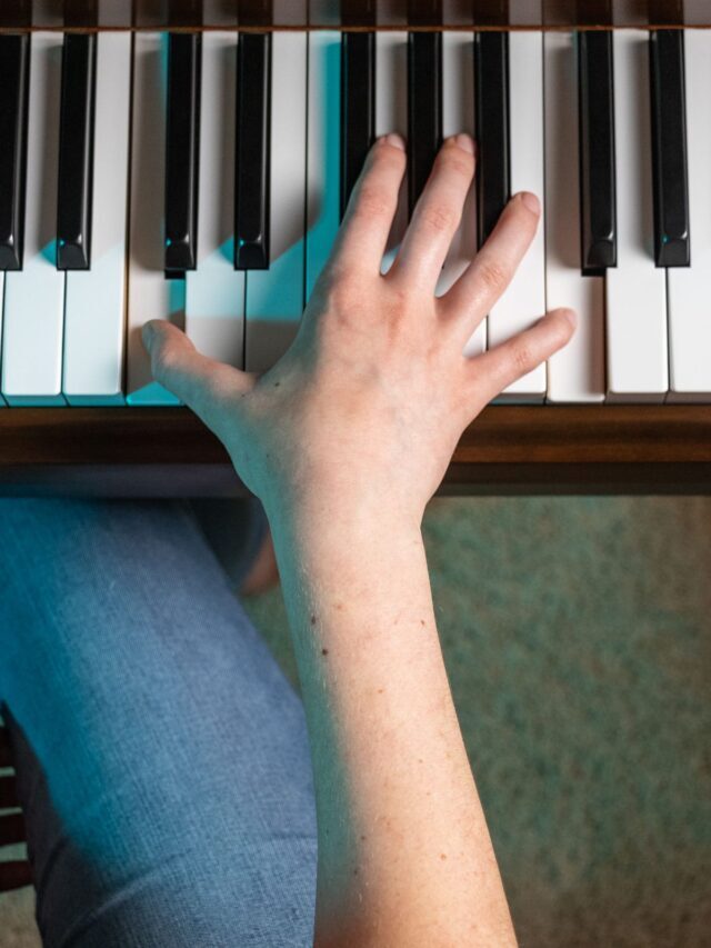 How to Play Octaves in Piano