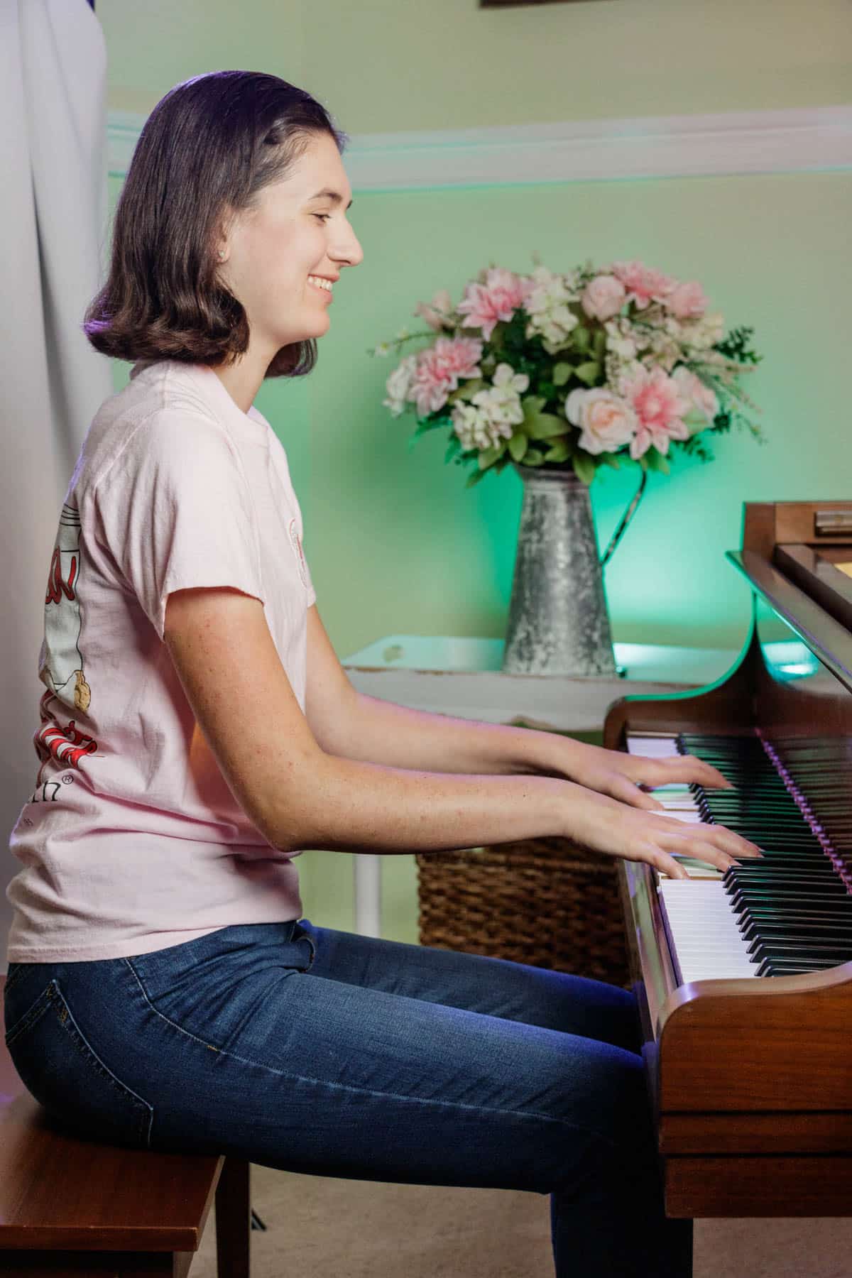 girl demonstrating correct piano posture